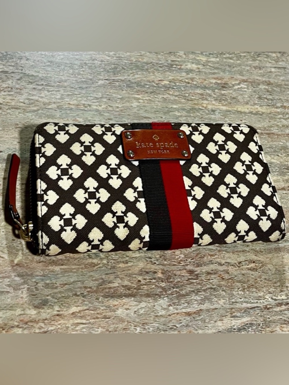 Kate Spade ♠️ zippered wallet